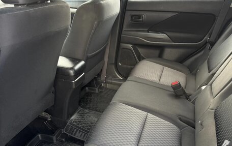 Mitsubishi Outlander III рестайлинг 3, 2014 год, 1 499 777 рублей, 16 фотография