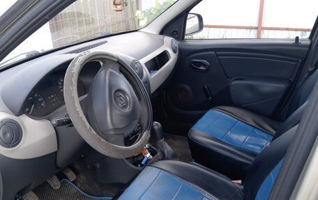 Renault Logan I, 2010 год, 120 000 рублей, 5 фотография