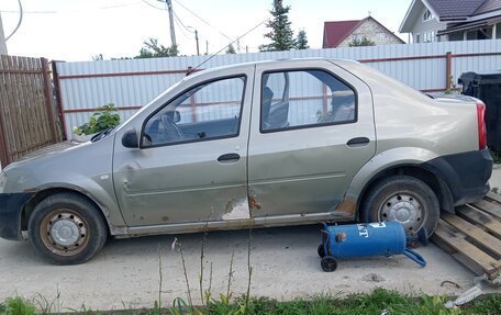 Renault Logan I, 2010 год, 120 000 рублей, 4 фотография