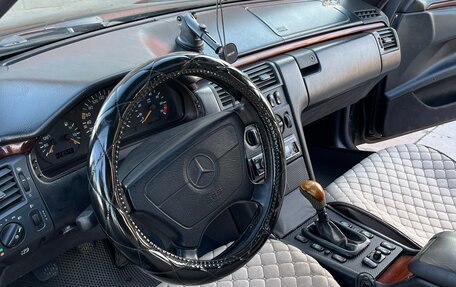 Mercedes-Benz E-Класс, 1997 год, 350 000 рублей, 6 фотография