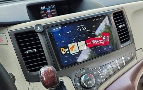 Toyota Sienna III, 2012 год, 2 050 000 рублей, 11 фотография