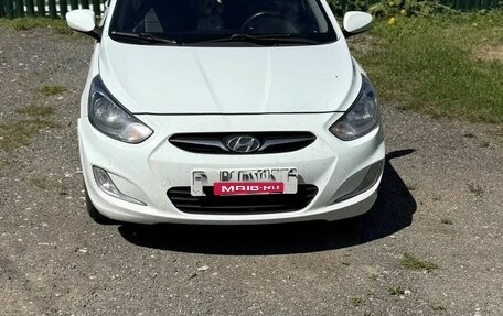Hyundai Solaris II рестайлинг, 2013 год, 650 000 рублей, 3 фотография