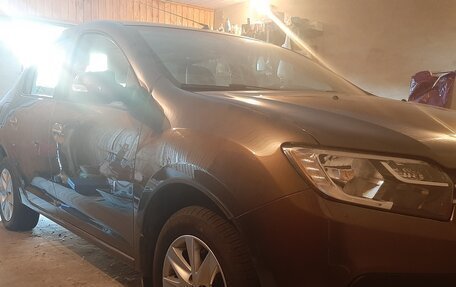 Renault Logan II, 2018 год, 1 200 000 рублей, 1 фотография