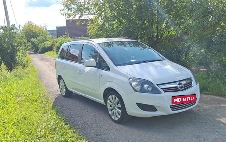 Opel Zafira B, 2012 год, 790 000 рублей, 1 фотография