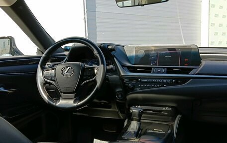 Lexus ES VII, 2018 год, 2 400 000 рублей, 13 фотография