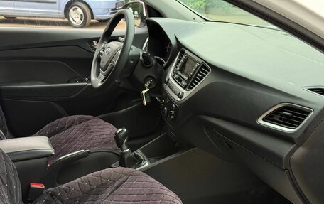 Hyundai Solaris II рестайлинг, 2018 год, 1 020 000 рублей, 11 фотография