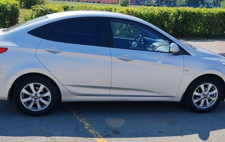 Hyundai Solaris II рестайлинг, 2014 год, 1 150 000 рублей, 3 фотография