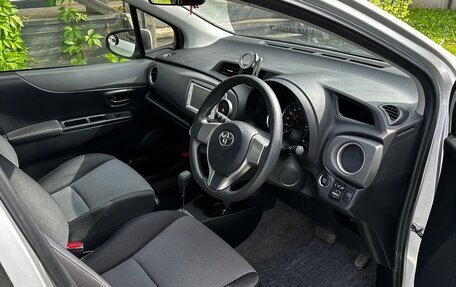 Toyota Vitz, 2013 год, 920 000 рублей, 12 фотография