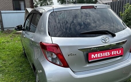 Toyota Vitz, 2013 год, 920 000 рублей, 4 фотография
