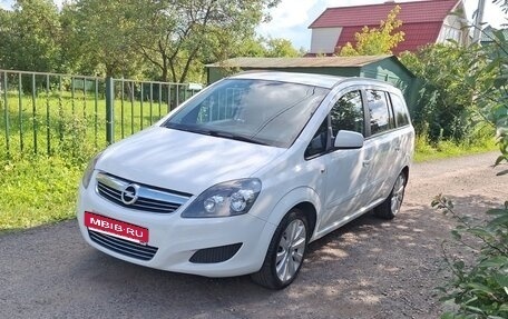 Opel Zafira B, 2012 год, 790 000 рублей, 3 фотография