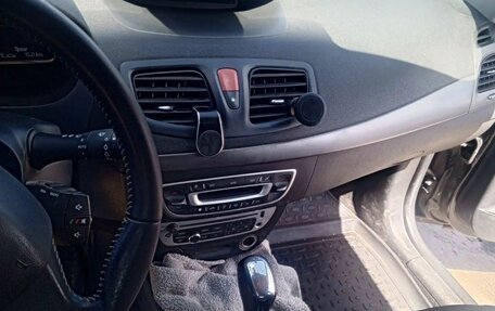 Renault Megane III, 2014 год, 300 000 рублей, 2 фотография