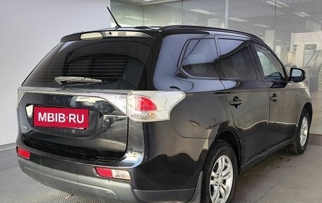 Mitsubishi Outlander III рестайлинг 3, 2013 год, 1 470 000 рублей, 6 фотография