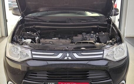 Mitsubishi Outlander III рестайлинг 3, 2013 год, 1 470 000 рублей, 11 фотография