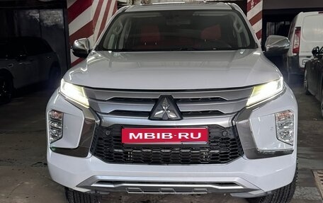 Mitsubishi Pajero Sport III рестайлинг, 2020 год, 3 900 000 рублей, 1 фотография
