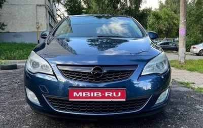 Opel Astra J, 2011 год, 715 000 рублей, 1 фотография