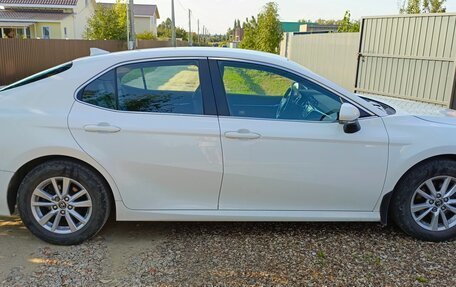 Toyota Camry, 2018 год, 2 300 000 рублей, 4 фотография