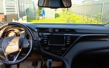 Toyota Camry, 2018 год, 2 300 000 рублей, 13 фотография