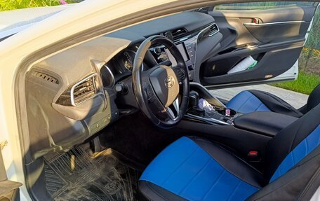 Toyota Camry, 2018 год, 2 300 000 рублей, 11 фотография