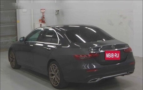 Mercedes-Benz E-Класс, 2020 год, 3 800 000 рублей, 27 фотография
