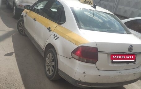 Volkswagen Polo VI (EU Market), 2017 год, 400 000 рублей, 2 фотография