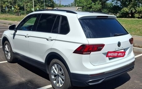 Volkswagen Tiguan II, 2021 год, 2 750 000 рублей, 3 фотография