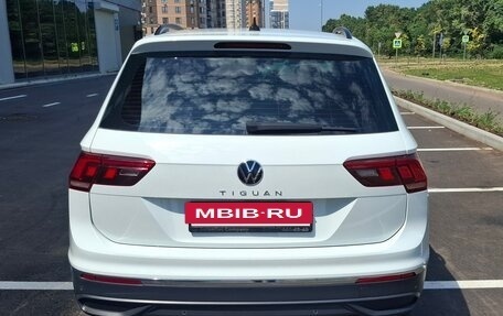 Volkswagen Tiguan II, 2021 год, 2 750 000 рублей, 4 фотография