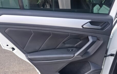Volkswagen Tiguan II, 2021 год, 2 750 000 рублей, 16 фотография