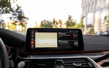 BMW 5 серия, 2022 год, 4 050 000 рублей, 15 фотография