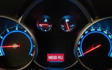 Chevrolet Cruze II, 2010 год, 500 000 рублей, 9 фотография