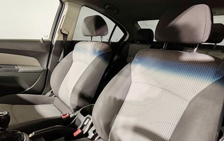 Chevrolet Cruze II, 2010 год, 500 000 рублей, 13 фотография