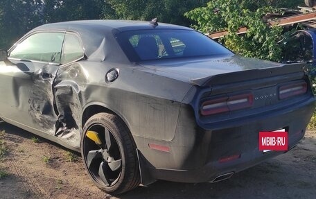Dodge Challenger III рестайлинг 2, 2018 год, 2 500 000 рублей, 4 фотография