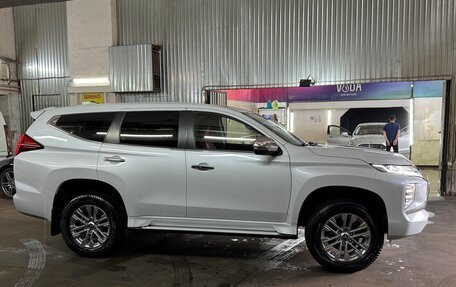 Mitsubishi Pajero Sport III рестайлинг, 2020 год, 3 900 000 рублей, 8 фотография