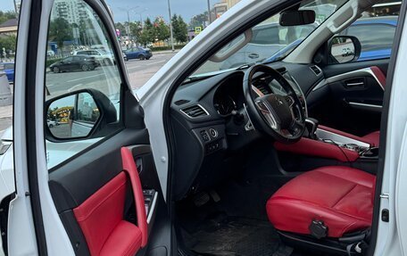 Mitsubishi Pajero Sport III рестайлинг, 2020 год, 3 900 000 рублей, 2 фотография