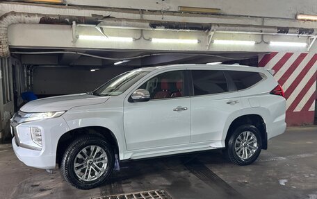 Mitsubishi Pajero Sport III рестайлинг, 2020 год, 3 900 000 рублей, 5 фотография