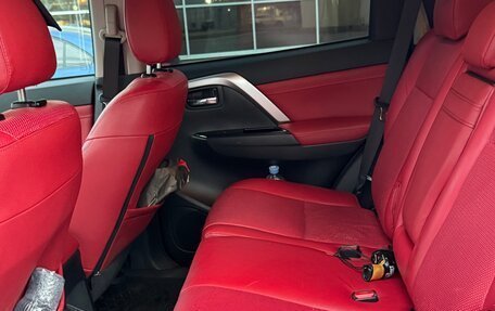 Mitsubishi Pajero Sport III рестайлинг, 2020 год, 3 900 000 рублей, 4 фотография