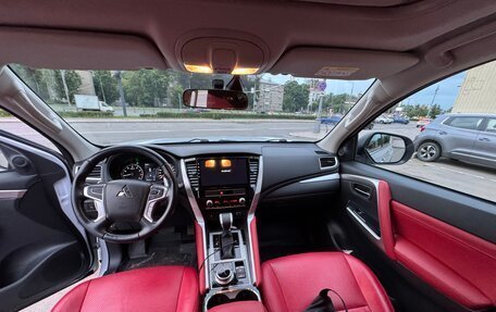 Mitsubishi Pajero Sport III рестайлинг, 2020 год, 3 900 000 рублей, 10 фотография