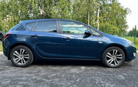 Opel Astra J, 2011 год, 715 000 рублей, 4 фотография