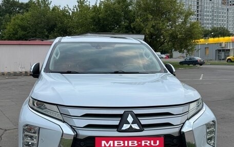 Mitsubishi Pajero Sport III рестайлинг, 2020 год, 3 900 000 рублей, 13 фотография