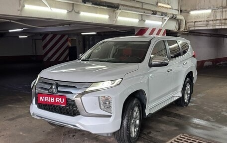 Mitsubishi Pajero Sport III рестайлинг, 2020 год, 3 900 000 рублей, 12 фотография