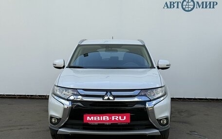 Mitsubishi Outlander III рестайлинг 3, 2015 год, 2 300 000 рублей, 2 фотография