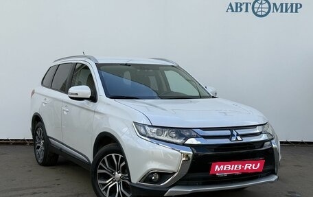 Mitsubishi Outlander III рестайлинг 3, 2015 год, 2 300 000 рублей, 3 фотография