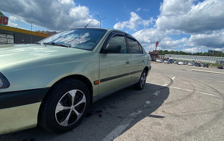 Toyota Avensis III рестайлинг, 1998 год, 250 000 рублей, 1 фотография