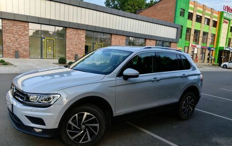 Volkswagen Tiguan II, 2018 год, 2 500 000 рублей, 4 фотография