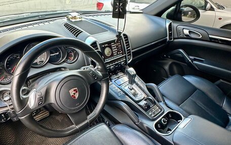 Porsche Cayenne III, 2010 год, 2 439 000 рублей, 7 фотография