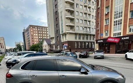 Porsche Cayenne III, 2010 год, 2 439 000 рублей, 6 фотография