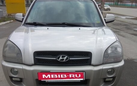 Hyundai Tucson III, 2006 год, 715 000 рублей, 2 фотография