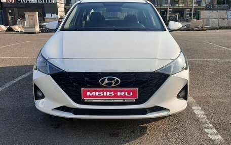 Hyundai Solaris II рестайлинг, 2021 год, 1 580 000 рублей, 1 фотография