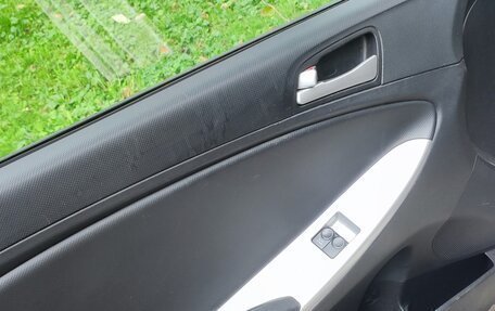 Hyundai Solaris II рестайлинг, 2012 год, 695 000 рублей, 14 фотография