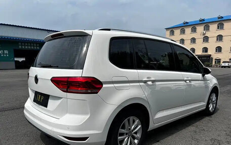 Volkswagen Touran III, 2022 год, 1 630 000 рублей, 4 фотография
