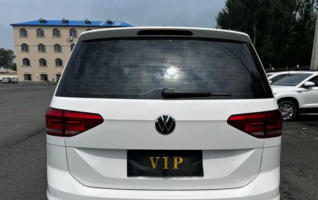 Volkswagen Touran III, 2022 год, 1 630 000 рублей, 5 фотография